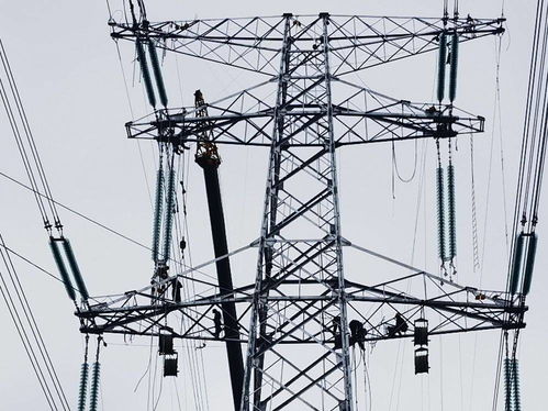 新春走基層 春節,為亞運供電線路 搬家